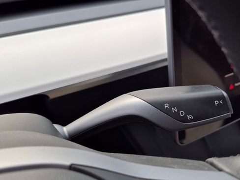 Used 2022 Tesla Model Y Performance AWD/4WD image 4