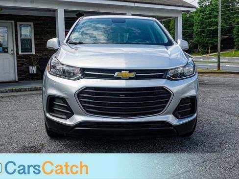 Used 2020 Chevrolet Trax LS w/ Tint and Cruise Package image 9