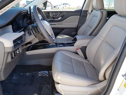 Used 2023 Lincoln Corsair AWD w/ Rear Removable Package Tray image 10