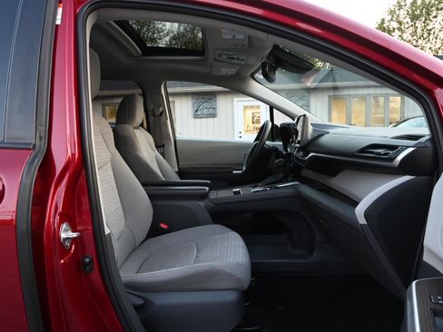 Used 2021 Toyota Sienna LE w/ LE Plus Package FWD image 30