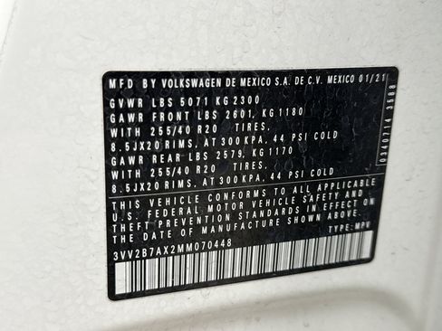 Used 2021 Volkswagen Tiguan SE R-Line image 11