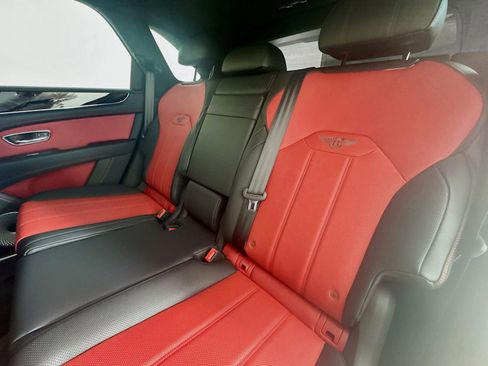 New 2025 Bentley Bentayga image 24