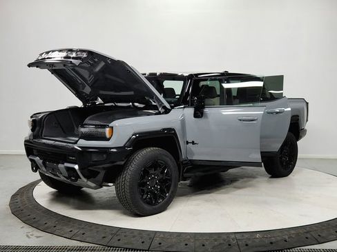 New 2026 GMC Hummer EV 4x4 Crew Cab w/ LPO, Dark Essentials Package image 11