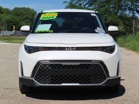 Certified 2025 Kia Soul LX w/ LX Technology Package FWD image 12
