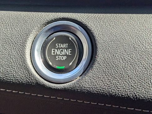 Used 2021 Cadillac Escalade ESV Premium Luxury w/ Performance Package image 28