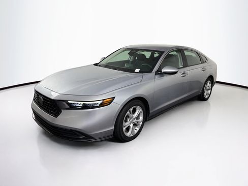 Used 2025 Honda Accord LX image 3