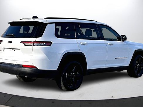 Certified 2022 Jeep Grand Cherokee L Laredo image 8