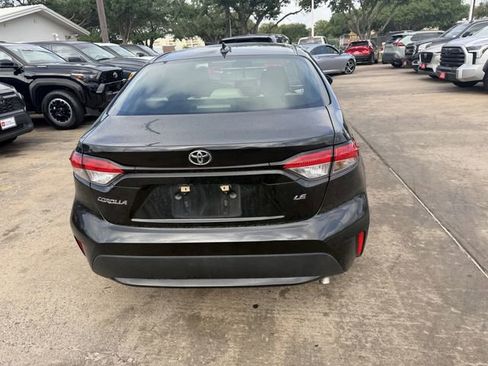 Used 2022 Toyota Corolla LE image 6