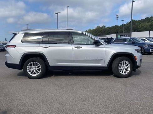 Used 2023 Jeep Grand Cherokee L Laredo w/ Luxury Tech Group I AWD/4WD image 2