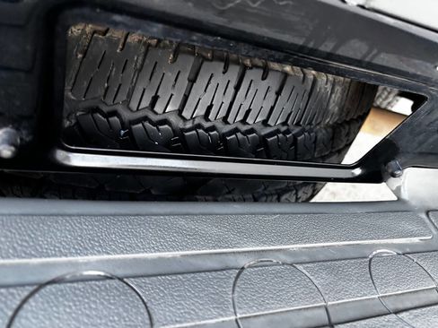 Used 2004 Chevrolet Tahoe Z71 w/ Z71 Preferred Equipment Group image 35