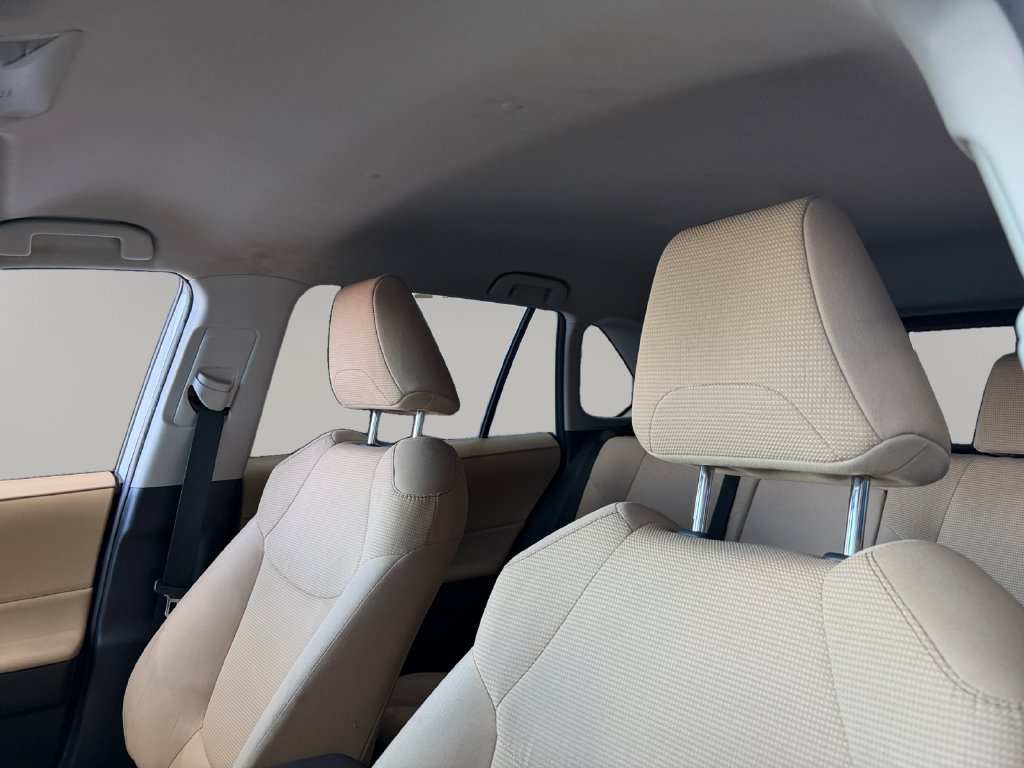 Used 2020 Toyota RAV4 LE AWD/4WD image 9
