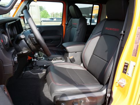 New 2025 Jeep Wrangler Unlimited Rubicon image 13