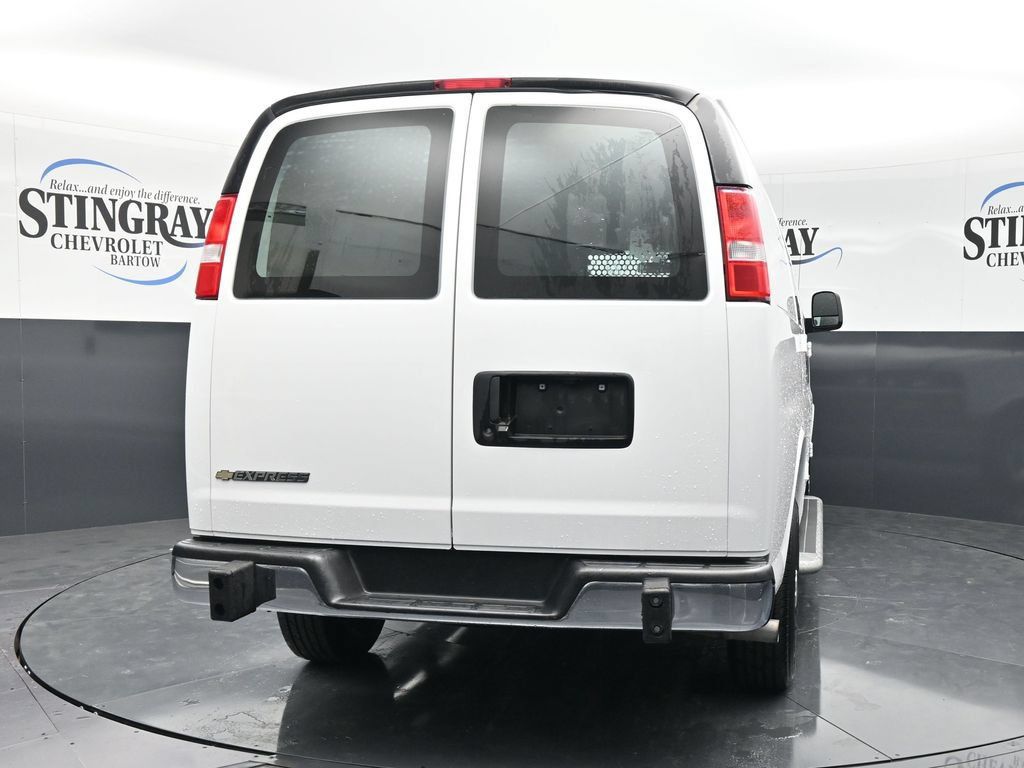 Used 2025 Chevrolet Express 2500 w/ Driver Convenience Package RWD image 8
