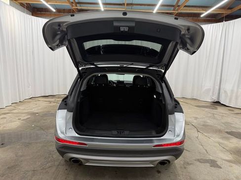 Used 2022 Lincoln Corsair AWD w/ Equipment Group 101A image 23