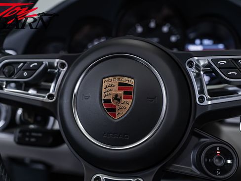 Used 2017 Porsche 911 Carrera 4 AWD/4WD image 36