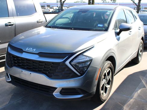 Used 2023 Kia Sportage LX AWD/4WD image 5