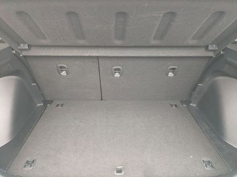 Used 2025 Hyundai Venue SEL FWD image 35