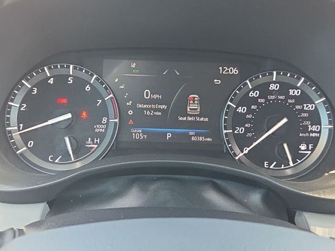 Used 2021 Toyota Highlander XLE FWD image 33