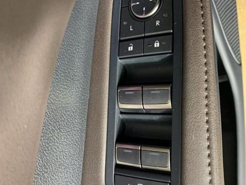 Used 2025 Lexus RX 350 AWD w/ Convenience Package image 17