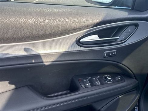Used 2024 Alfa Romeo Stelvio Ti image 23
