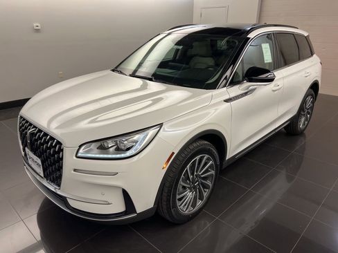 Used 2026 Lincoln Corsair Reserve image 3