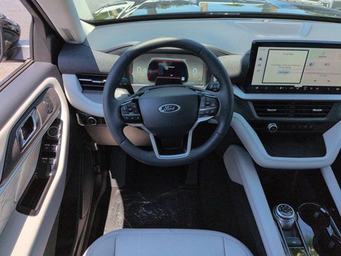 New 2026 Ford Explorer Platinum AWD/4WD image 16