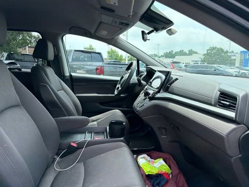 Used 2019 Honda Odyssey EX image 17