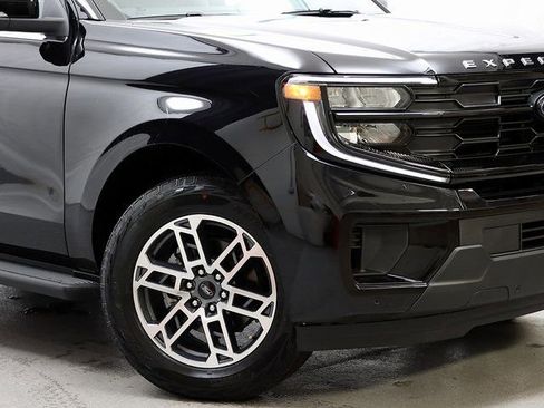 New 2025 Ford Expedition Active AWD/4WD image 3
