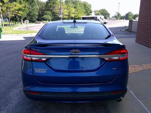 Used 2018 Ford Fusion SE w/ Equipment Group 201A FWD image 5