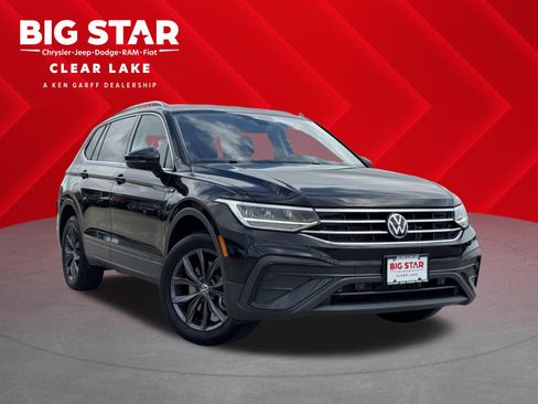 Used 2024 Volkswagen Tiguan SE FWD image 1