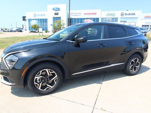 Used 2024 Kia Sportage LX FWD image 16