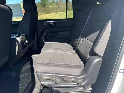 New 2026 Chevrolet Suburban LS image 30