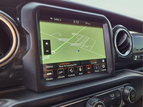 Used 2022 Jeep Wrangler Unlimited Sahara AWD/4WD image 7