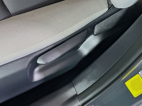 Used 2025 Toyota Corolla LE image 13