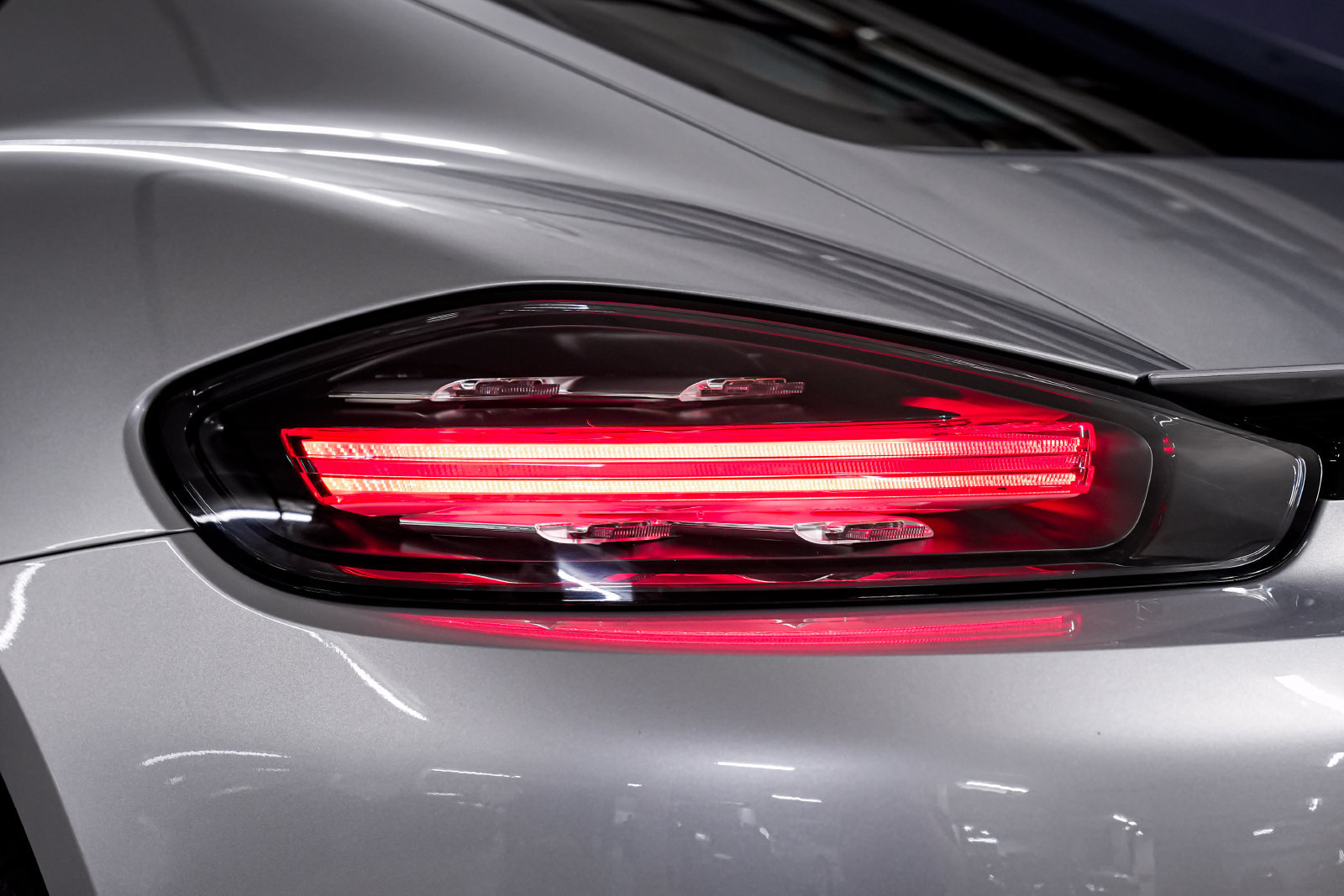 Used 2024 Porsche 718 Cayman RWD image 31
