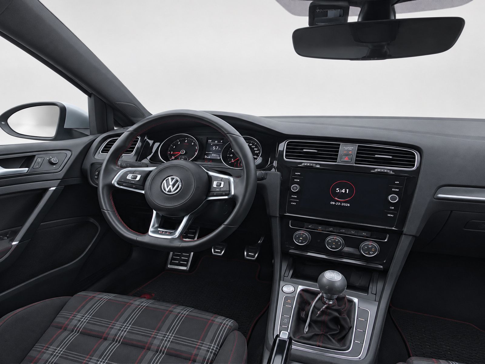 Used 2018 Volkswagen GTI SE FWD image 23