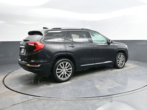 Used 2023 GMC Terrain Denali w/ Denali Premium Package image 10