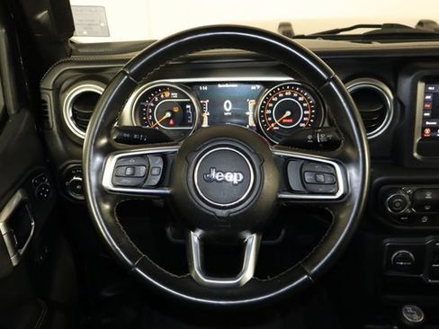 Used 2018 Jeep Wrangler Unlimited Sahara AWD/4WD image 6