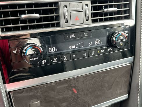Used 2024 INFINITI QX80 Luxe RWD image 19