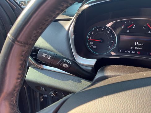 Used 2021 Chevrolet Traverse LT FWD image 24