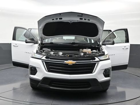 Used 2023 Chevrolet Traverse LS FWD image 33