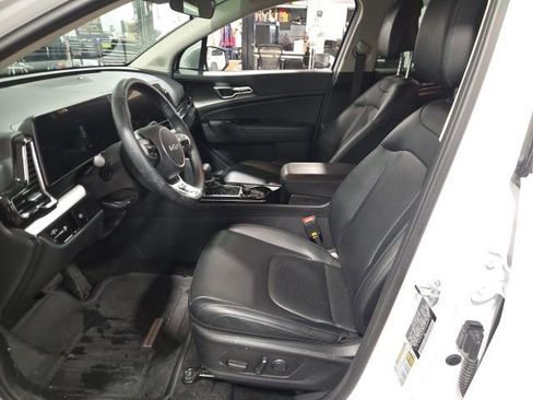 Used 2025 Kia Sportage EX FWD image 13
