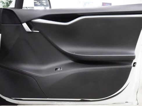 Used 2015 Tesla Model S 60 RWD image 30