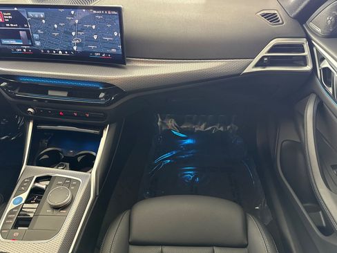 Used 2025 BMW i4 eDrive40 w/ Premium Package RWD image 33