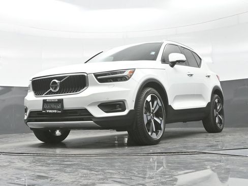 Used 2019 Volvo XC40 T5 Momentum AWD/4WD image 24