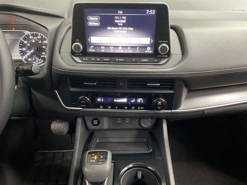 Used 2024 Nissan Rogue SV image 24