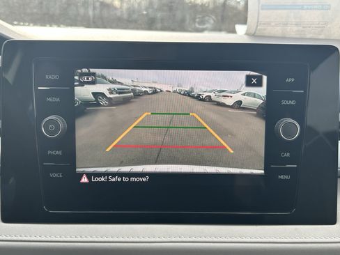 New 2026 Volkswagen Taos SE image 13