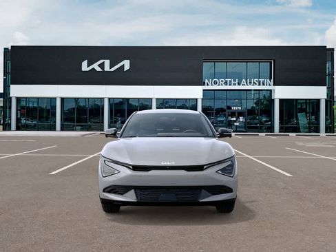 New 2025 Kia EV6 Wind image 2