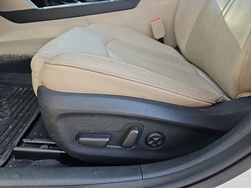 Used 2016 Hyundai Sonata Limited w/ Option Group 04 FWD image 16