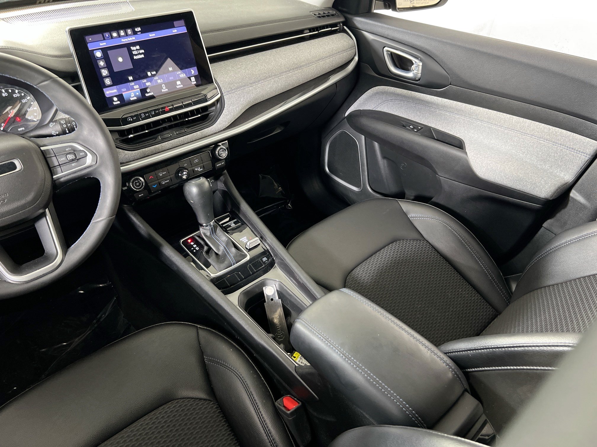 Used 2022 Jeep Compass Latitude AWD/4WD image 21